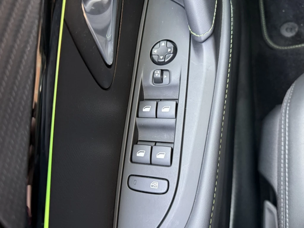 Hoofdafbeelding Peugeot e-208