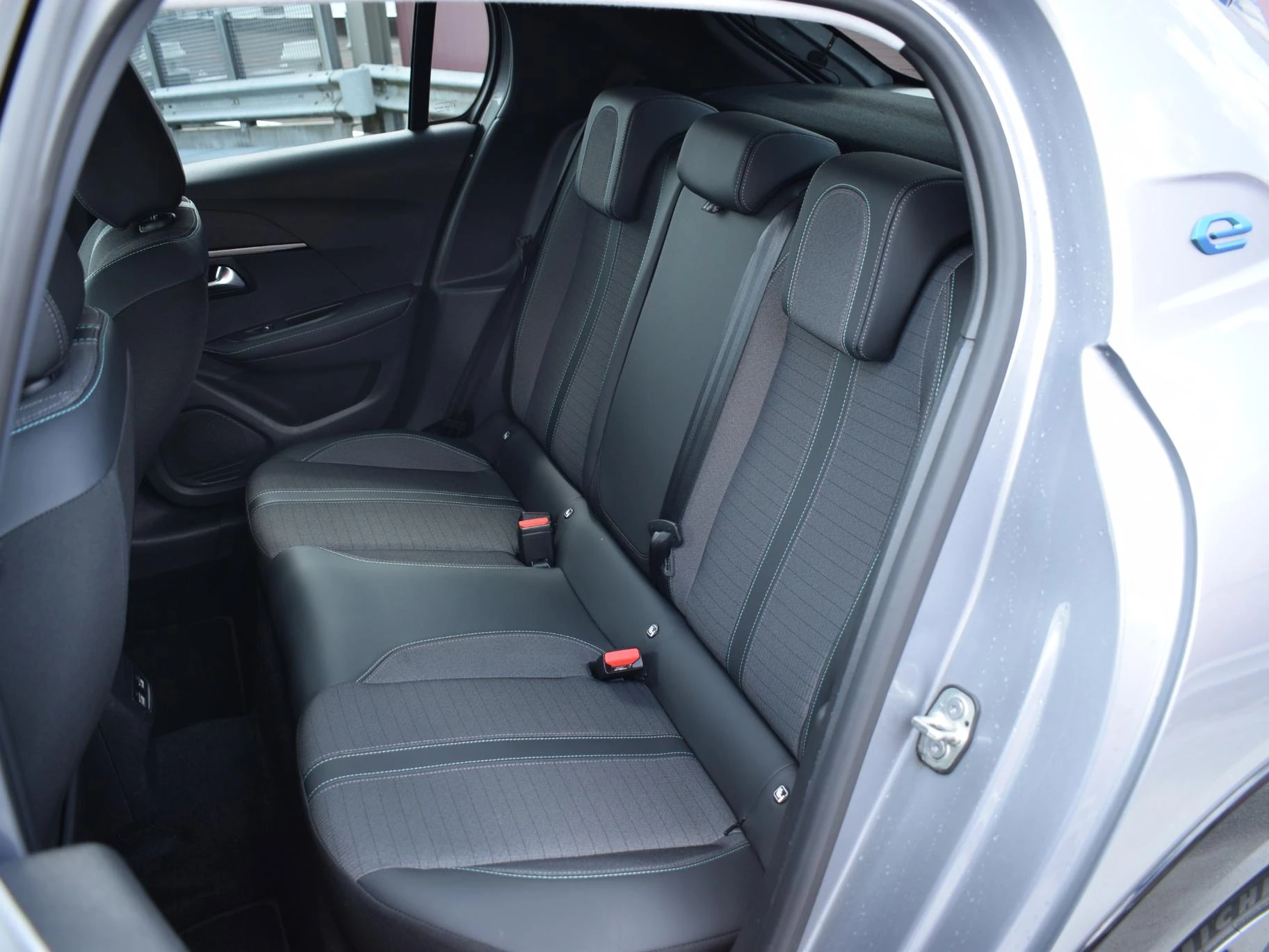 Hoofdafbeelding Peugeot e-208