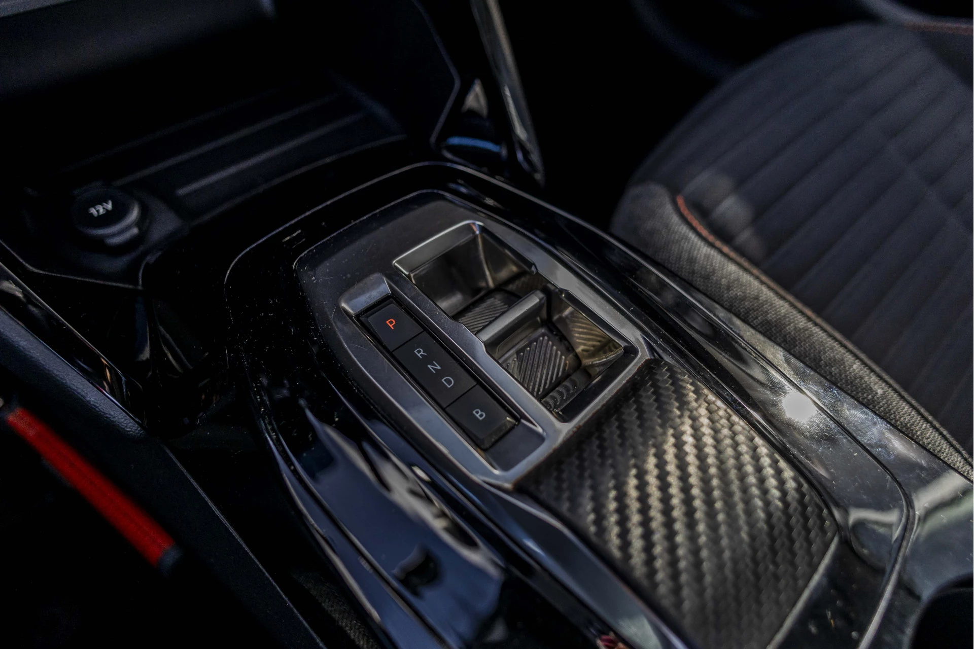 Hoofdafbeelding Peugeot e-208