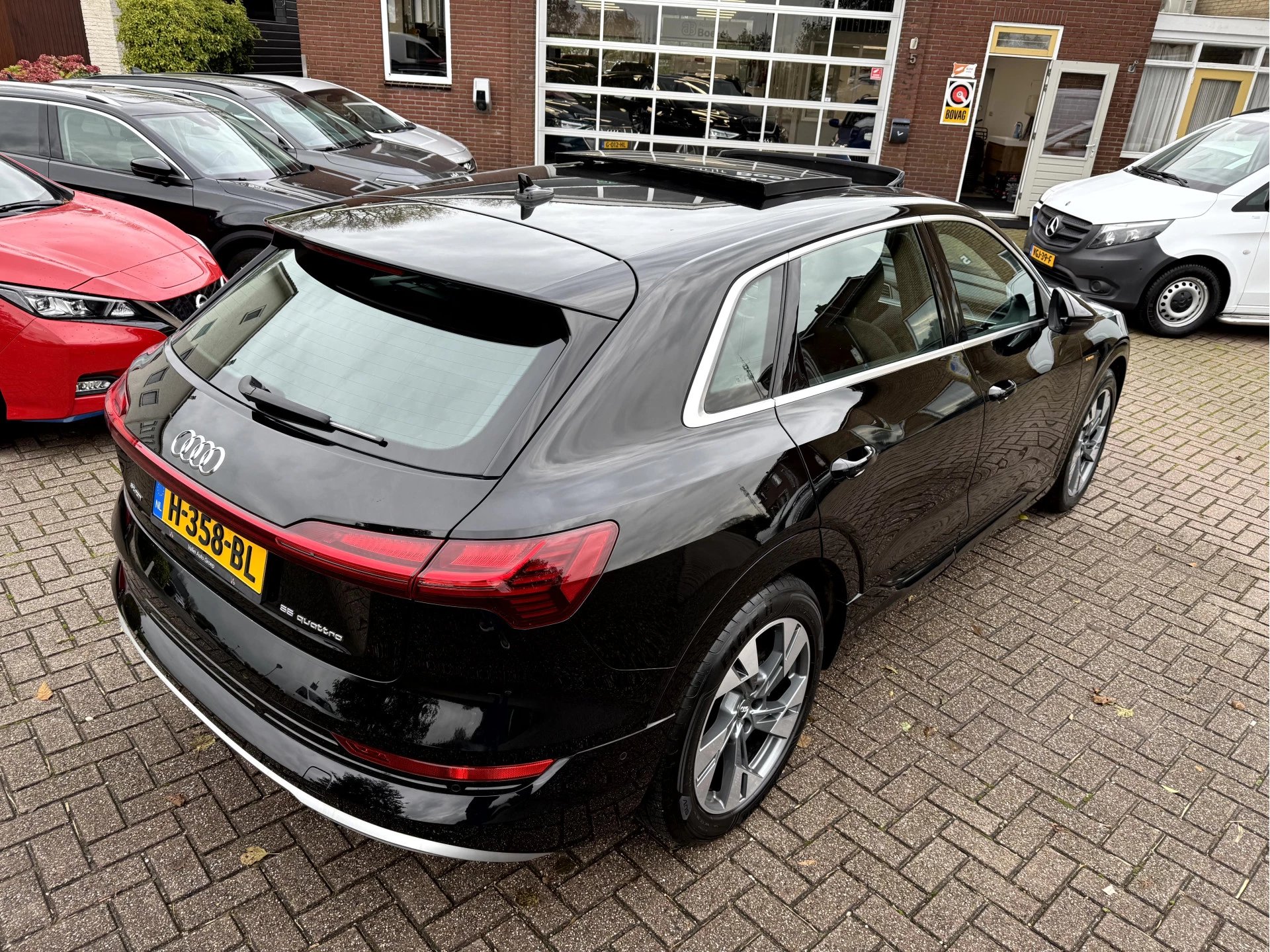 Hoofdafbeelding Audi e-tron