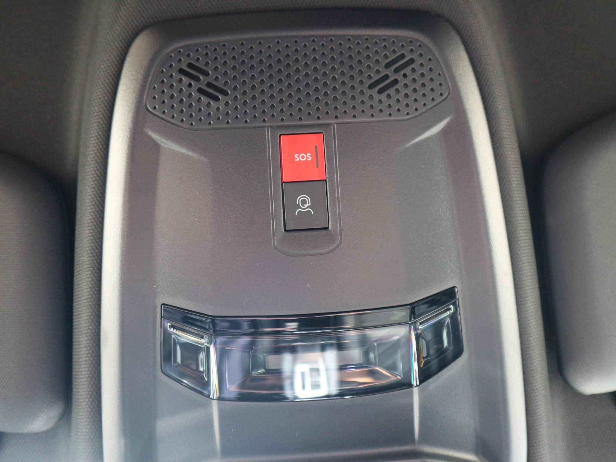 Hoofdafbeelding Peugeot e-208