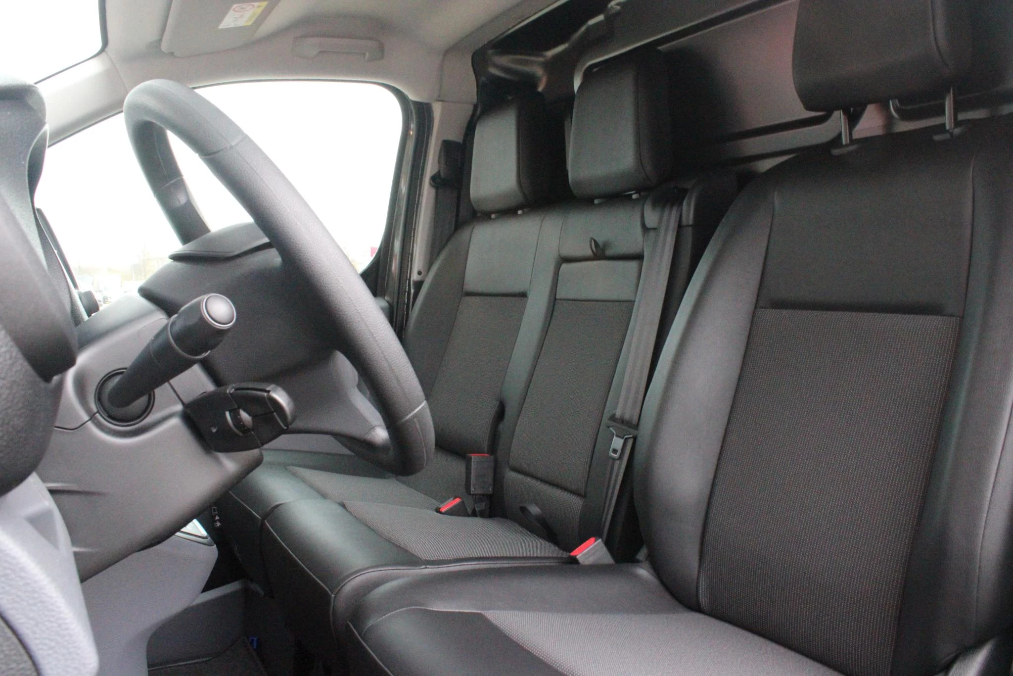 Hoofdafbeelding Peugeot e-Expert