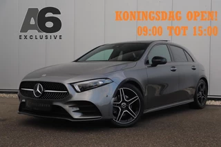 Mercedes-Benz A-klasse 180 AMG Night Pakket Automaat Panoramadak Sfeerverlichting Keyless Half Leder Full LED 18 inch Widescreen Navigatie Camera Stoelverwarming