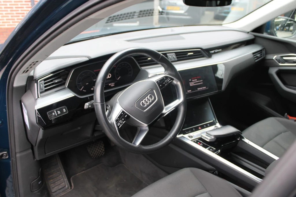 Hoofdafbeelding Audi e-tron