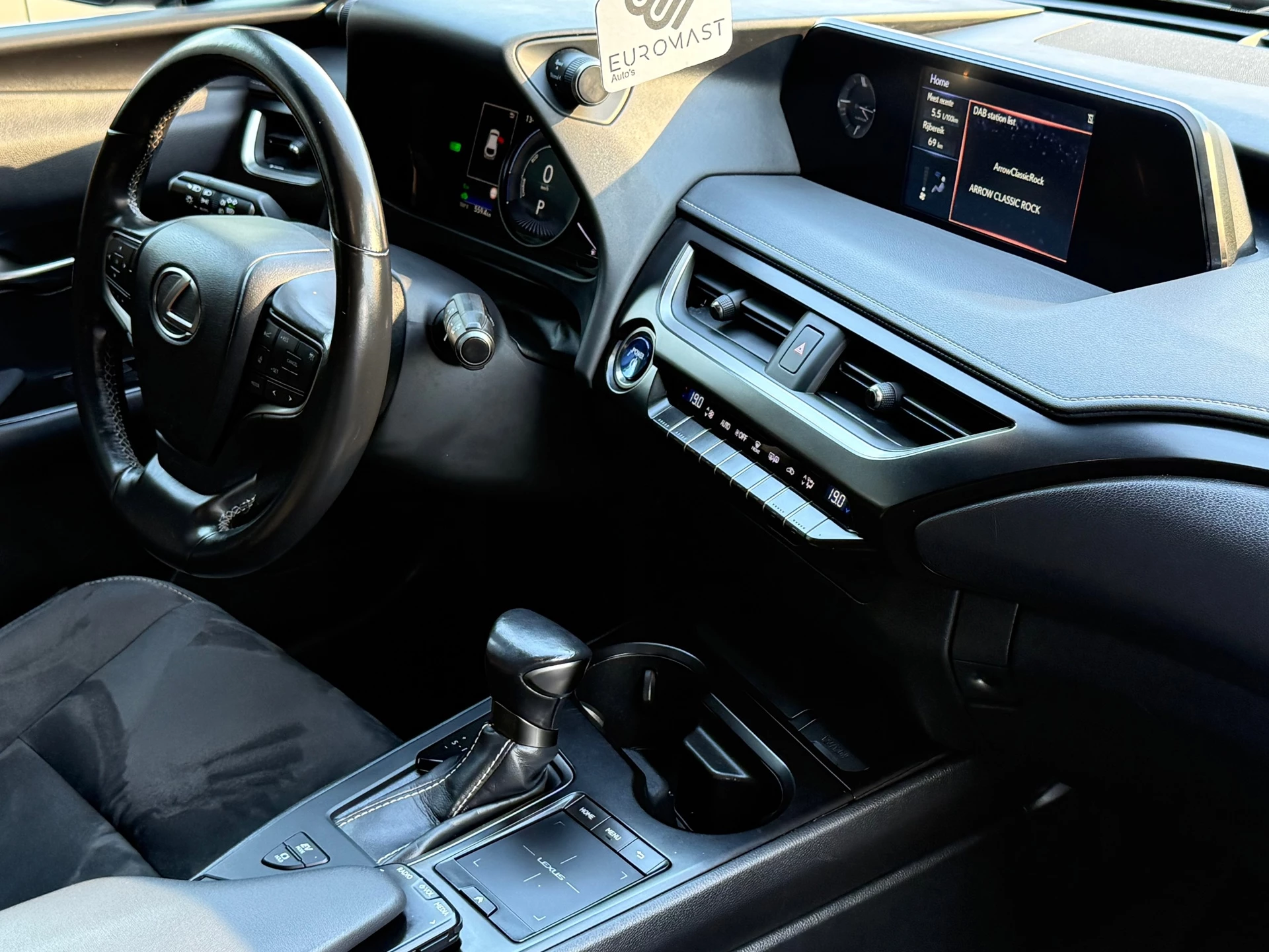 Hoofdafbeelding Lexus UX