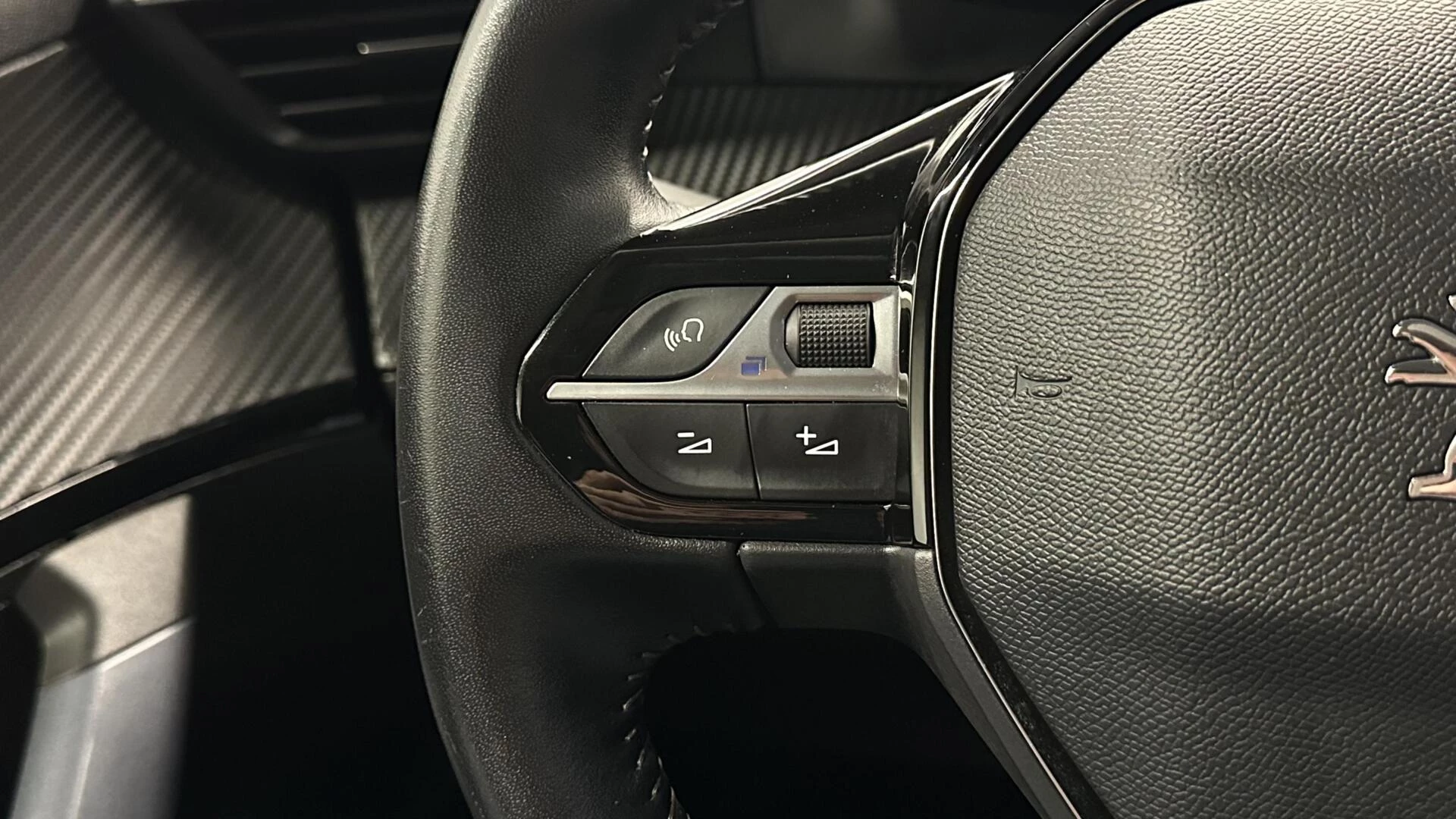 Hoofdafbeelding Peugeot e-2008