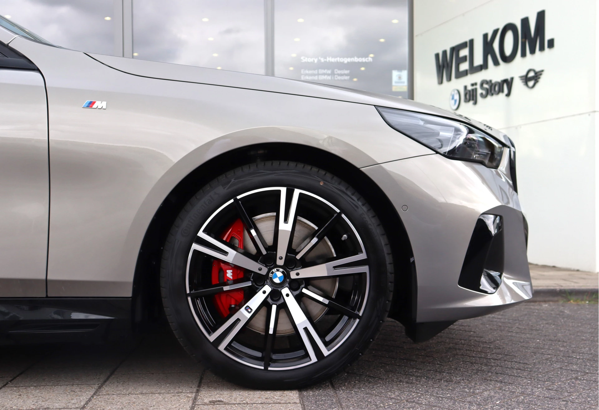 Hoofdafbeelding BMW i5