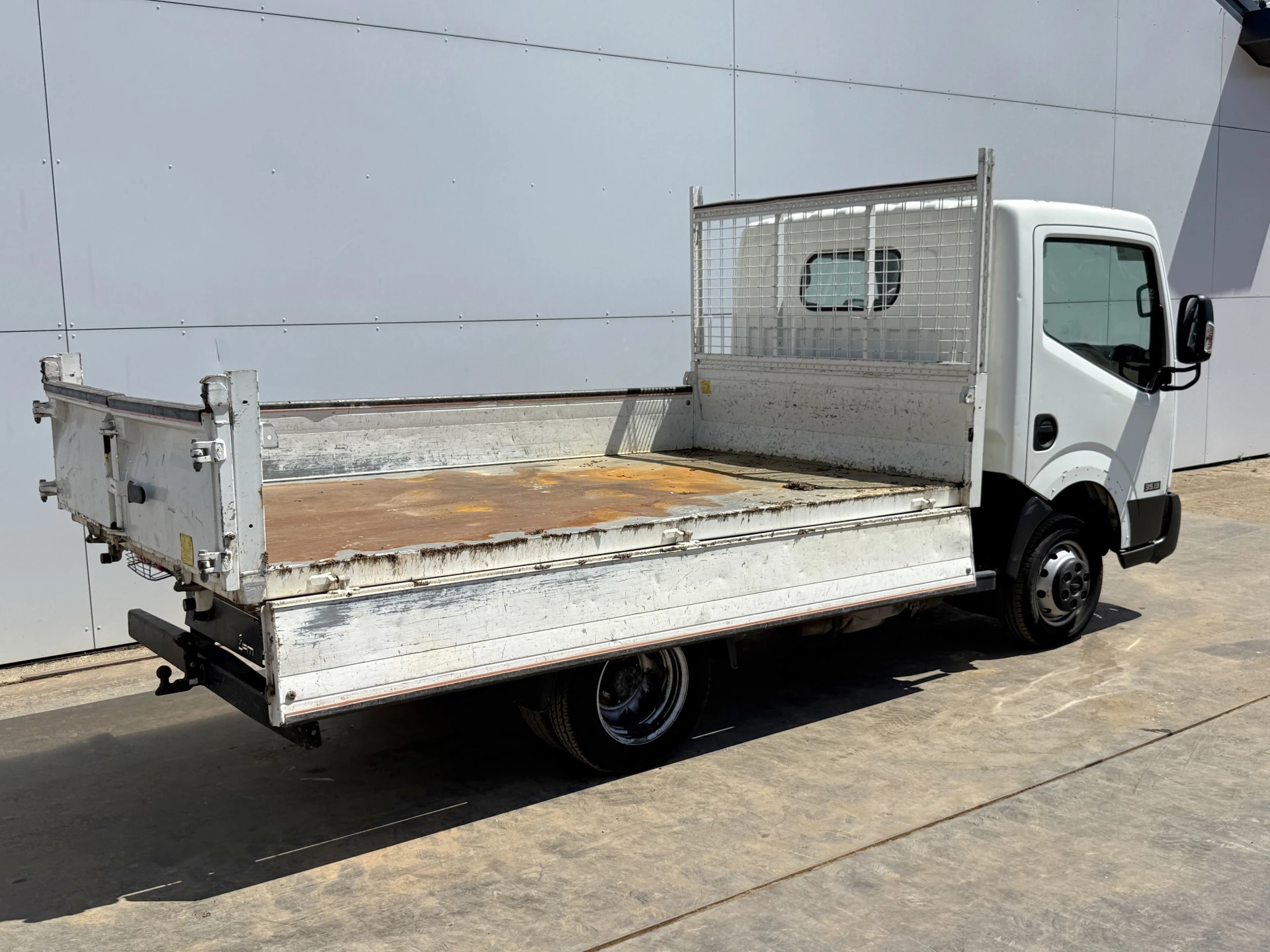 Hoofdafbeelding Nissan NT400