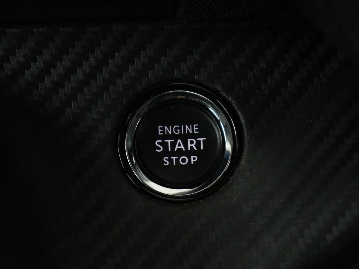 Hoofdafbeelding Peugeot e-2008