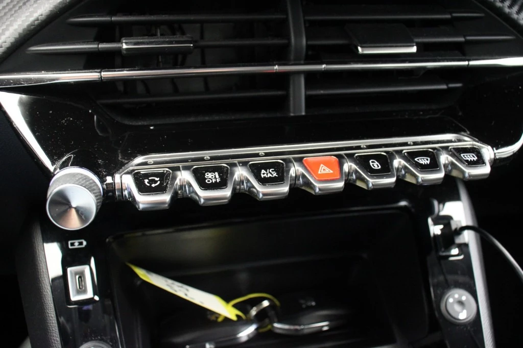 Hoofdafbeelding Peugeot e-208