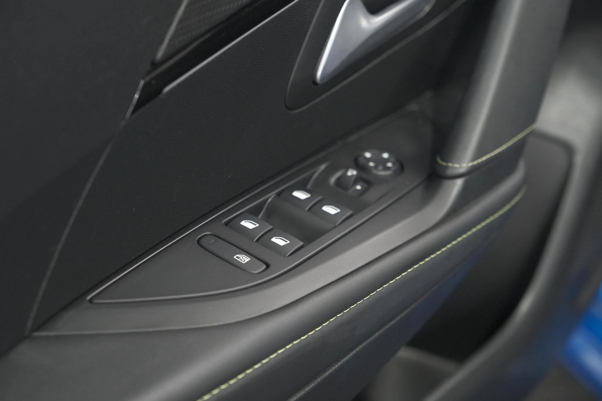 Hoofdafbeelding Peugeot e-208