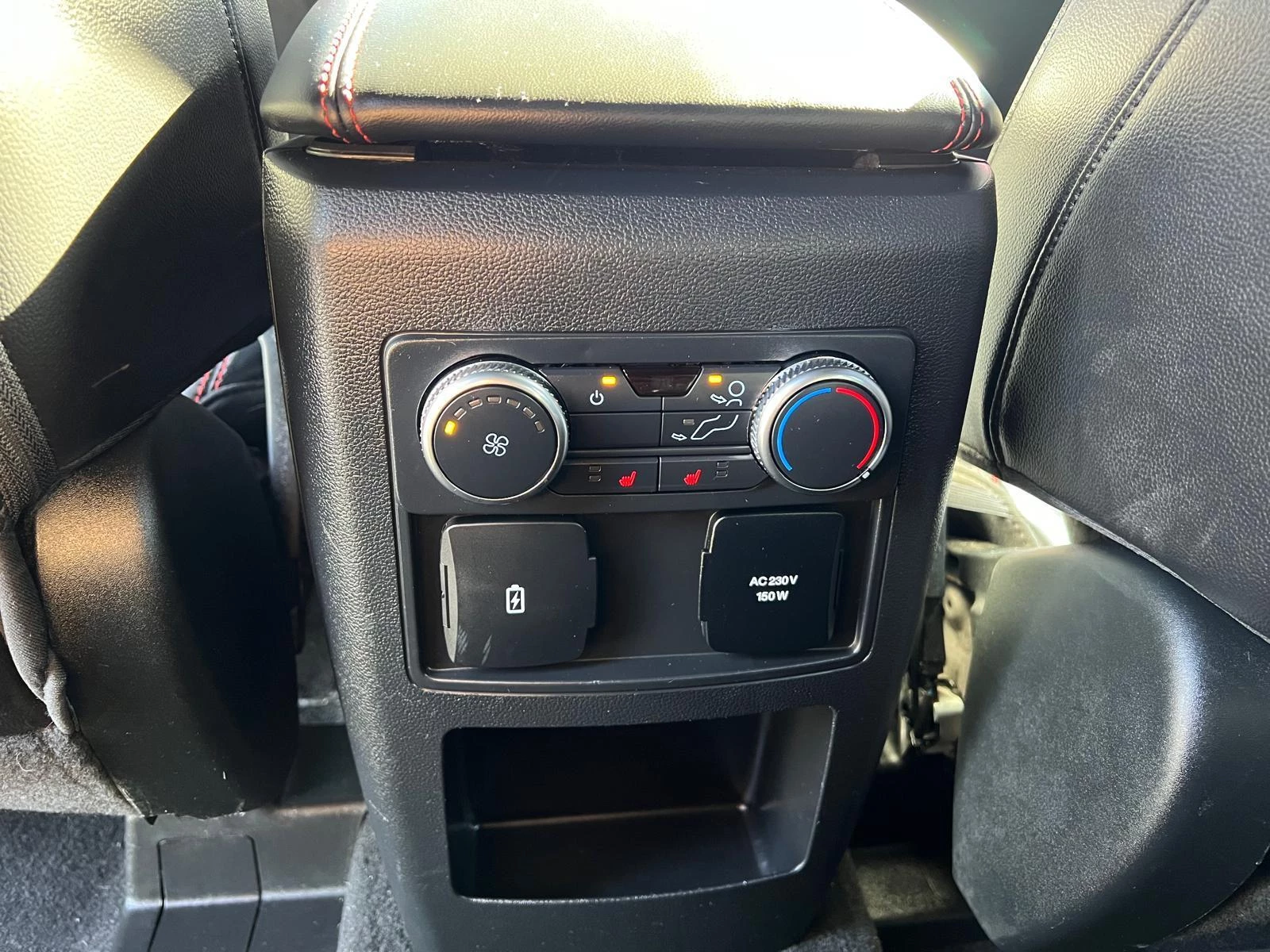 Hoofdafbeelding Ford Explorer