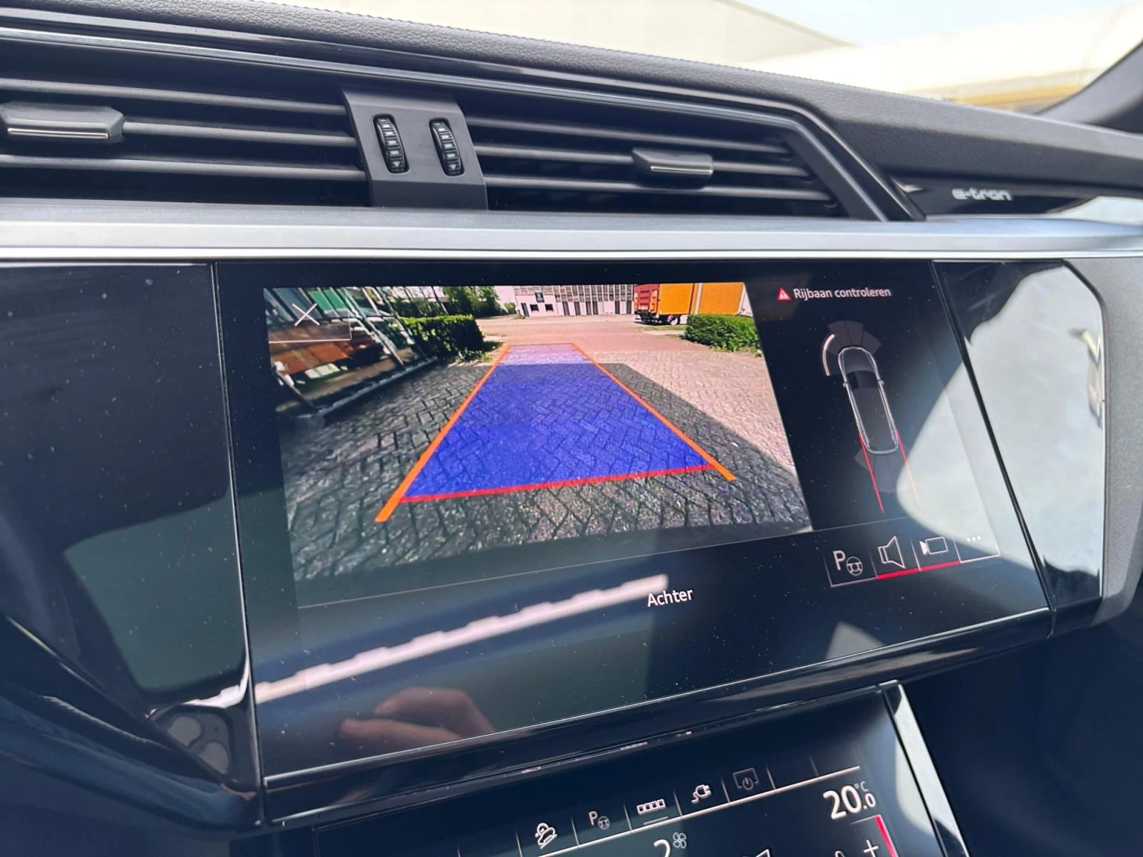 Hoofdafbeelding Audi e-tron