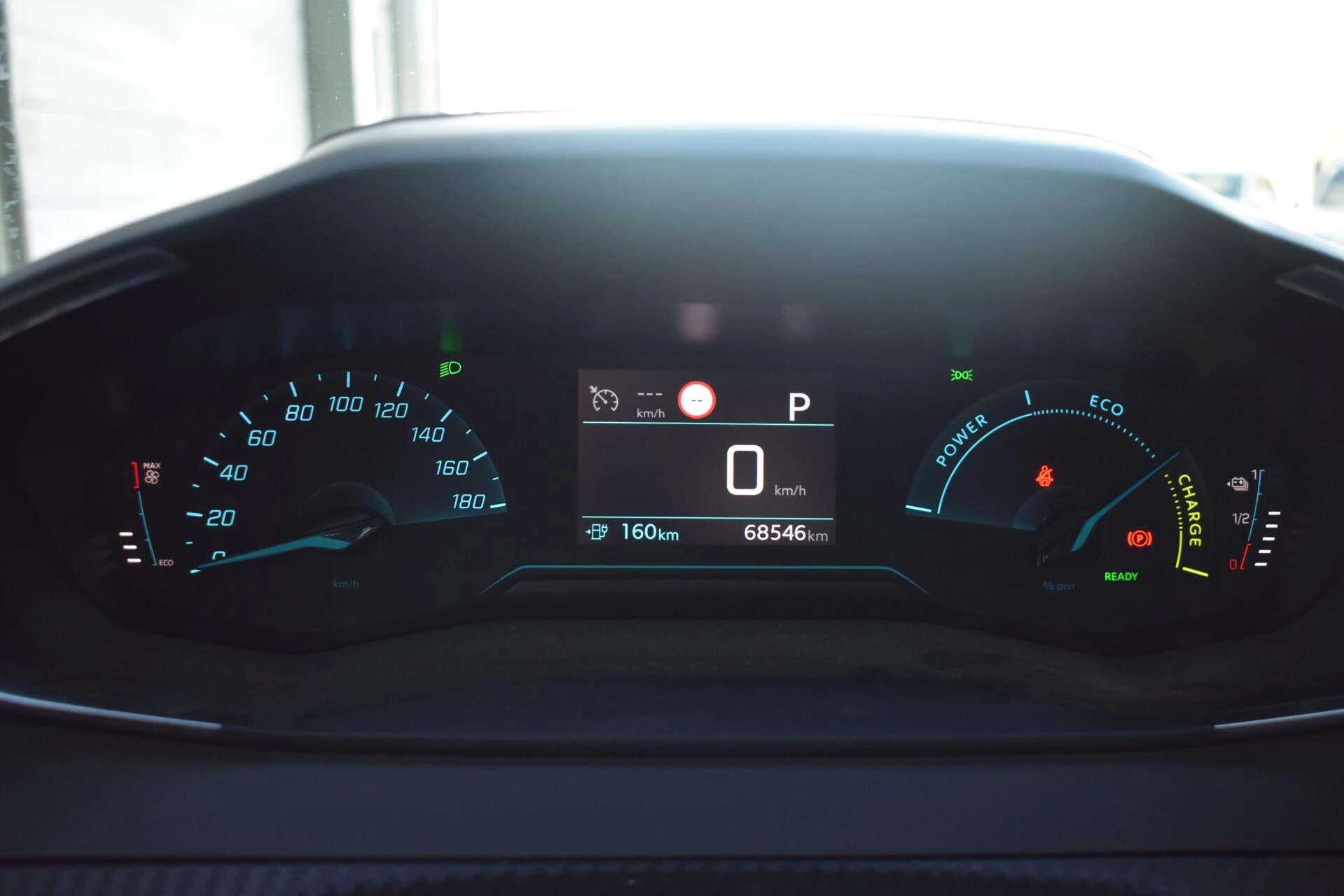 Hoofdafbeelding Peugeot e-208