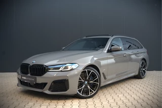 BMW 5 Serie Touring 530i High Executive M Sport | Panoramadak | Head-Up Display | Laser | Trekhaak | Stoelverwarming | Stuurverwarming | Memory Seats | Keyless | Adaptive Cruise Control | Comfort Seats | Shadowline | BTW | NAP | Dealer Ond