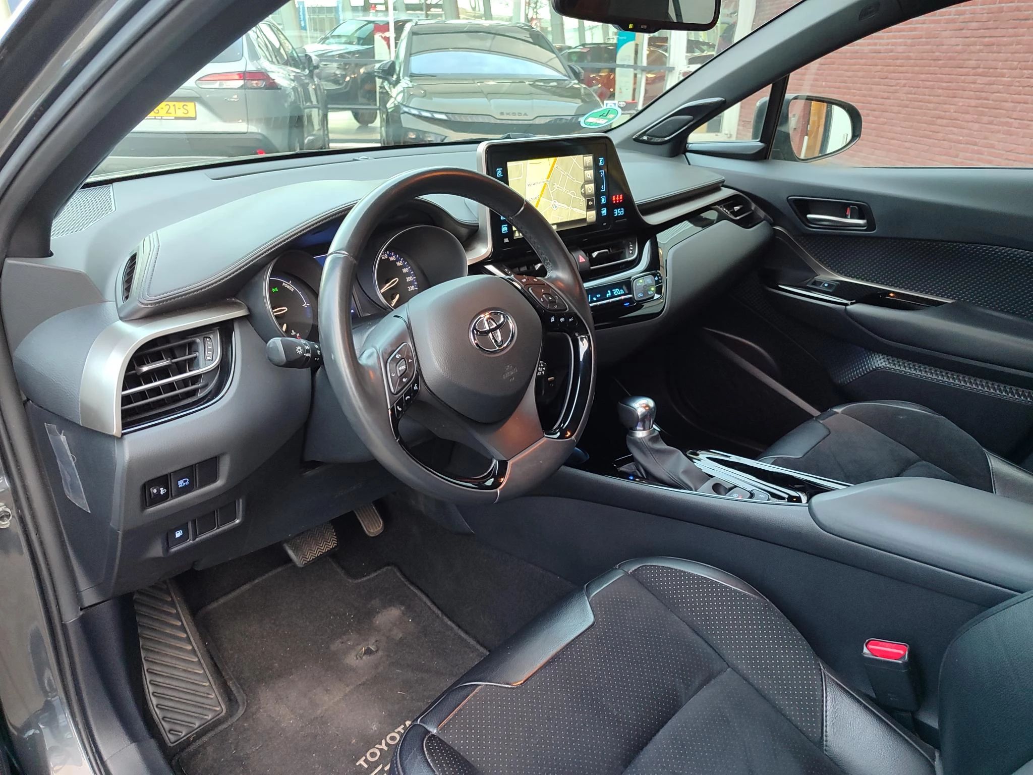 Hoofdafbeelding Toyota C-HR