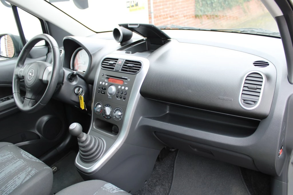 Hoofdafbeelding Opel Agila