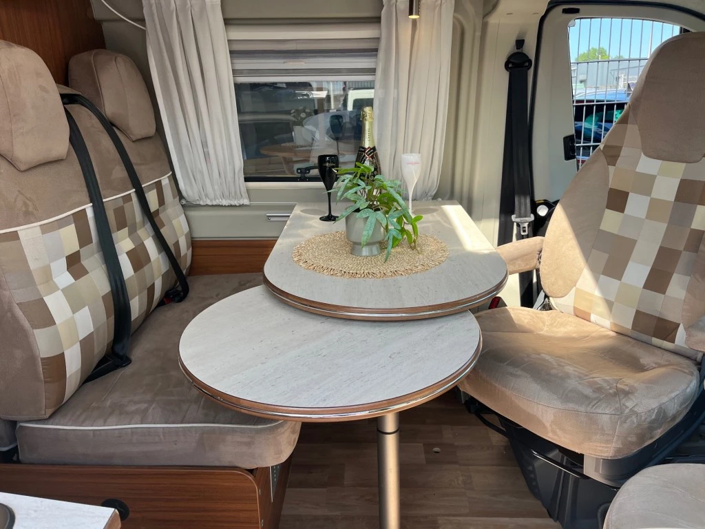 Hoofdafbeelding Pössl Globecar 640 Enkele Bedden Airco