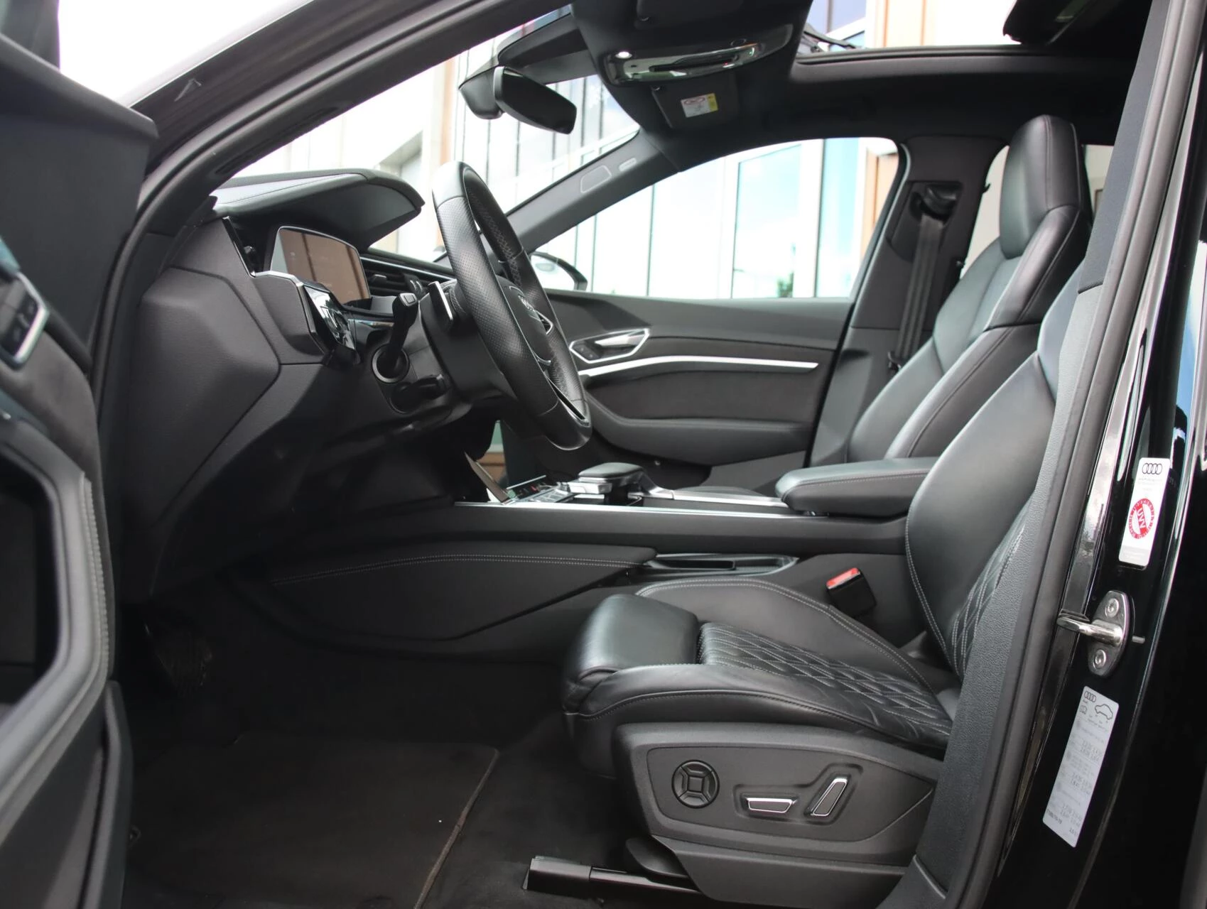 Hoofdafbeelding Audi e-tron