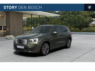 BMW iX1 eDrive20 M Sport / Panoramadak / Sportstoelen / Achteruitrijcamera / M Adaptief onderstel / Comfort Access / Adaptieve LED / Stoelverwarming
