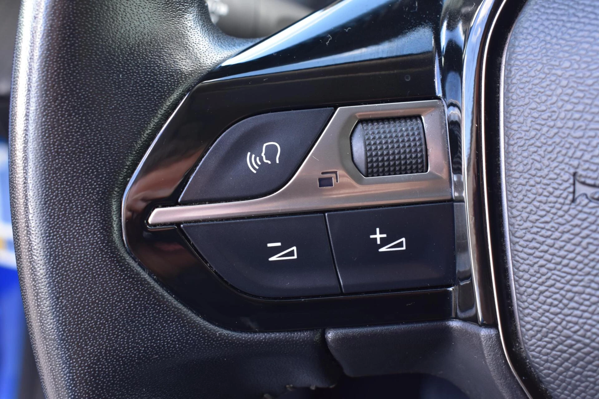 Hoofdafbeelding Peugeot e-2008