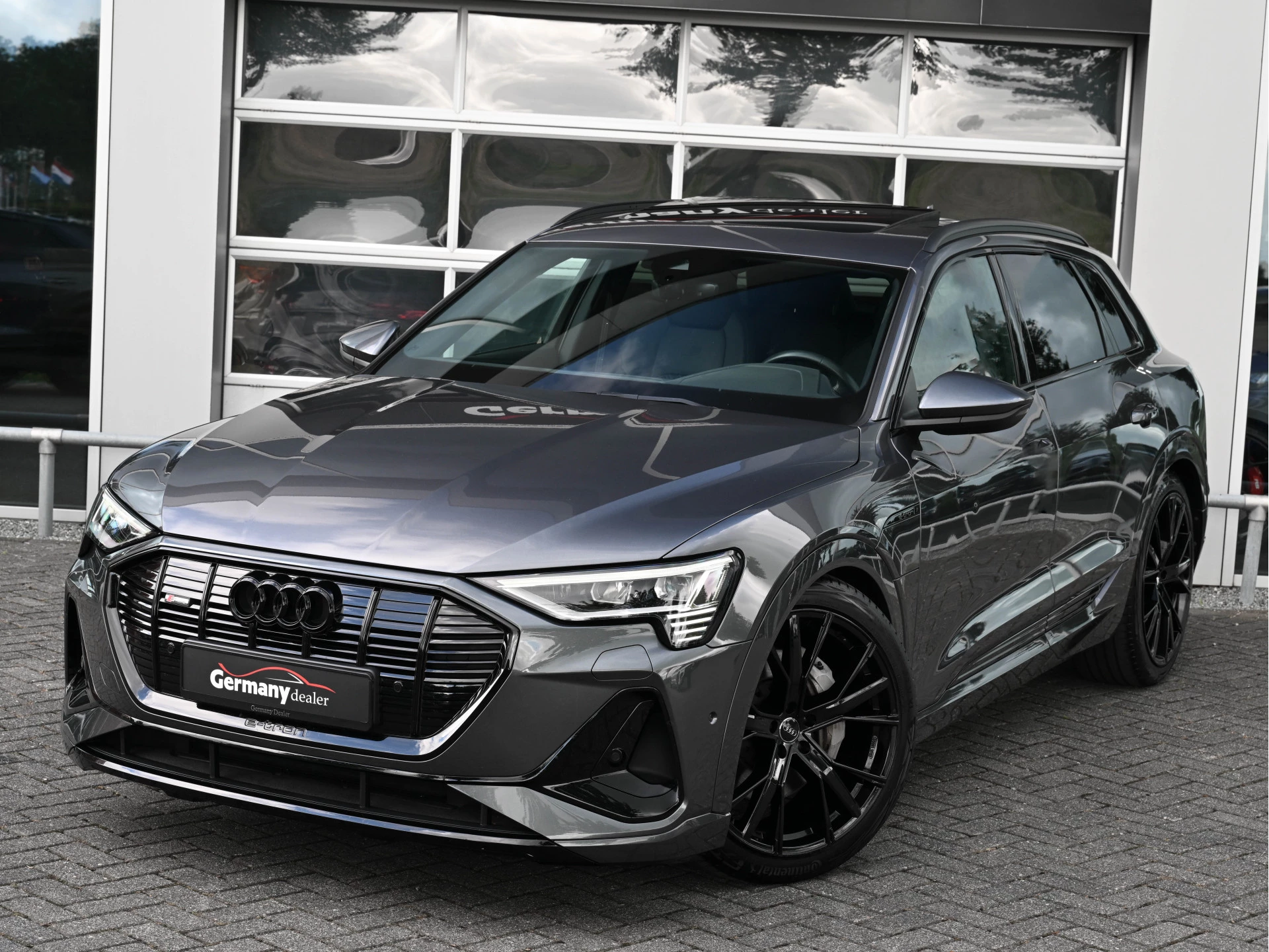 Hoofdafbeelding Audi e-tron