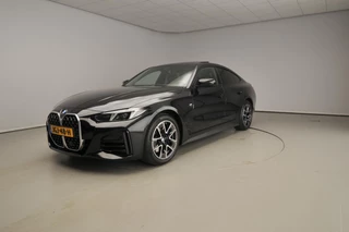 BMW 4 Serie Gran Coupe 430i xDrive | M-Sportpakket | LED | Navigatie | Schuifdak | Sportstoelen | Stoelverwarming | DAB | Alu 18 inch
