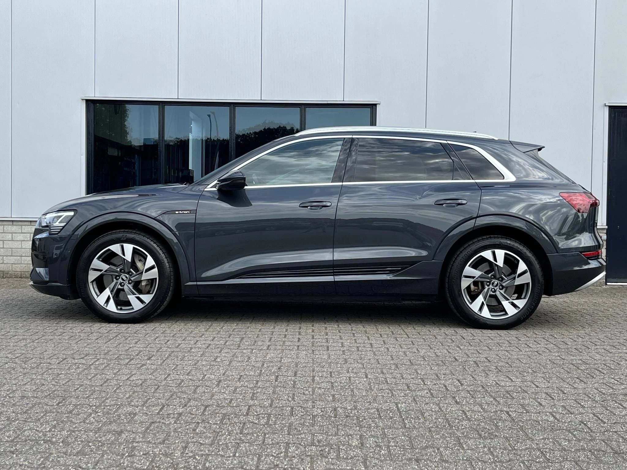 Hoofdafbeelding Audi e-tron