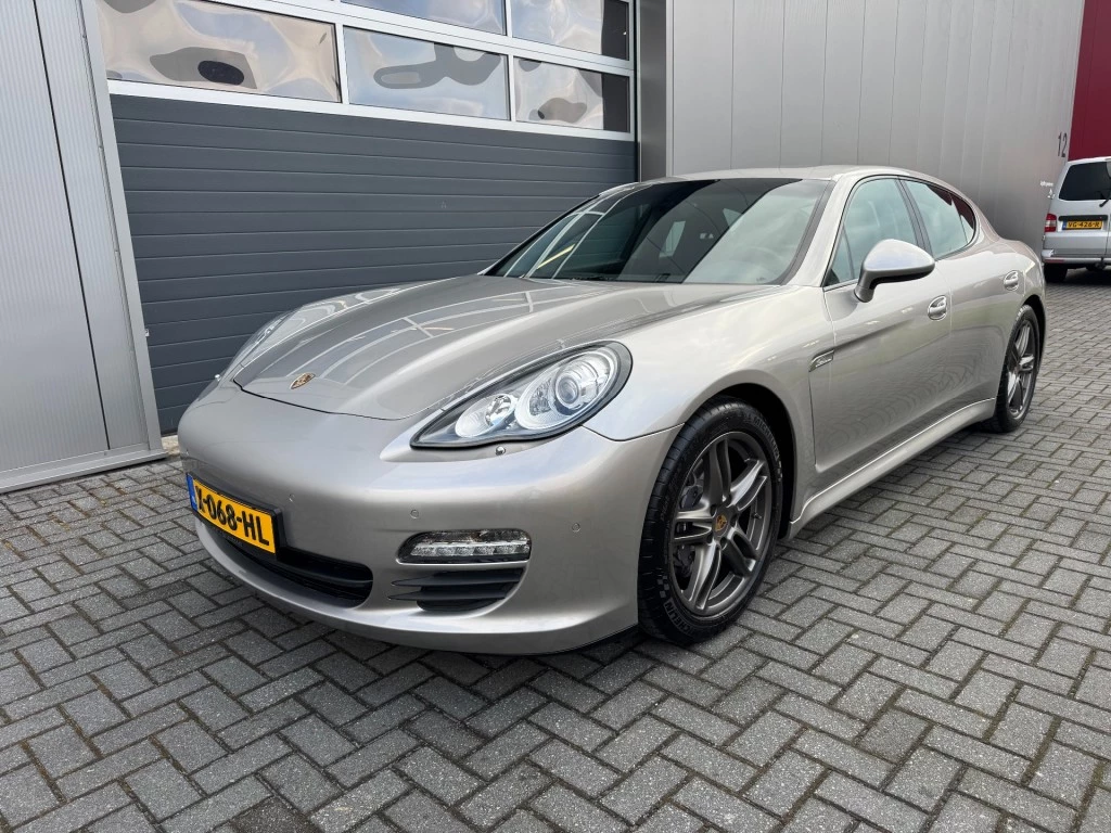 Hoofdafbeelding Porsche Panamera