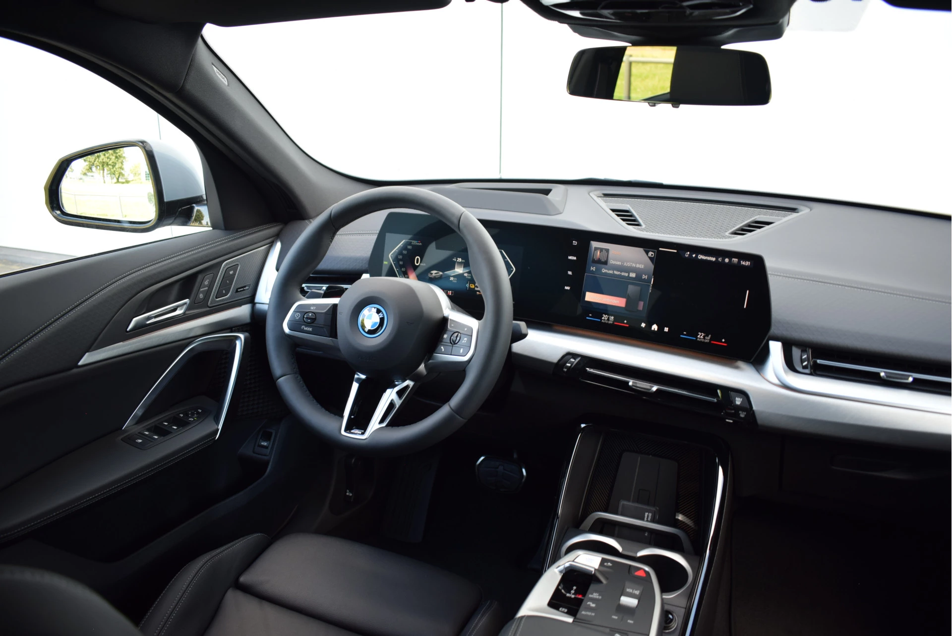 Hoofdafbeelding BMW iX2