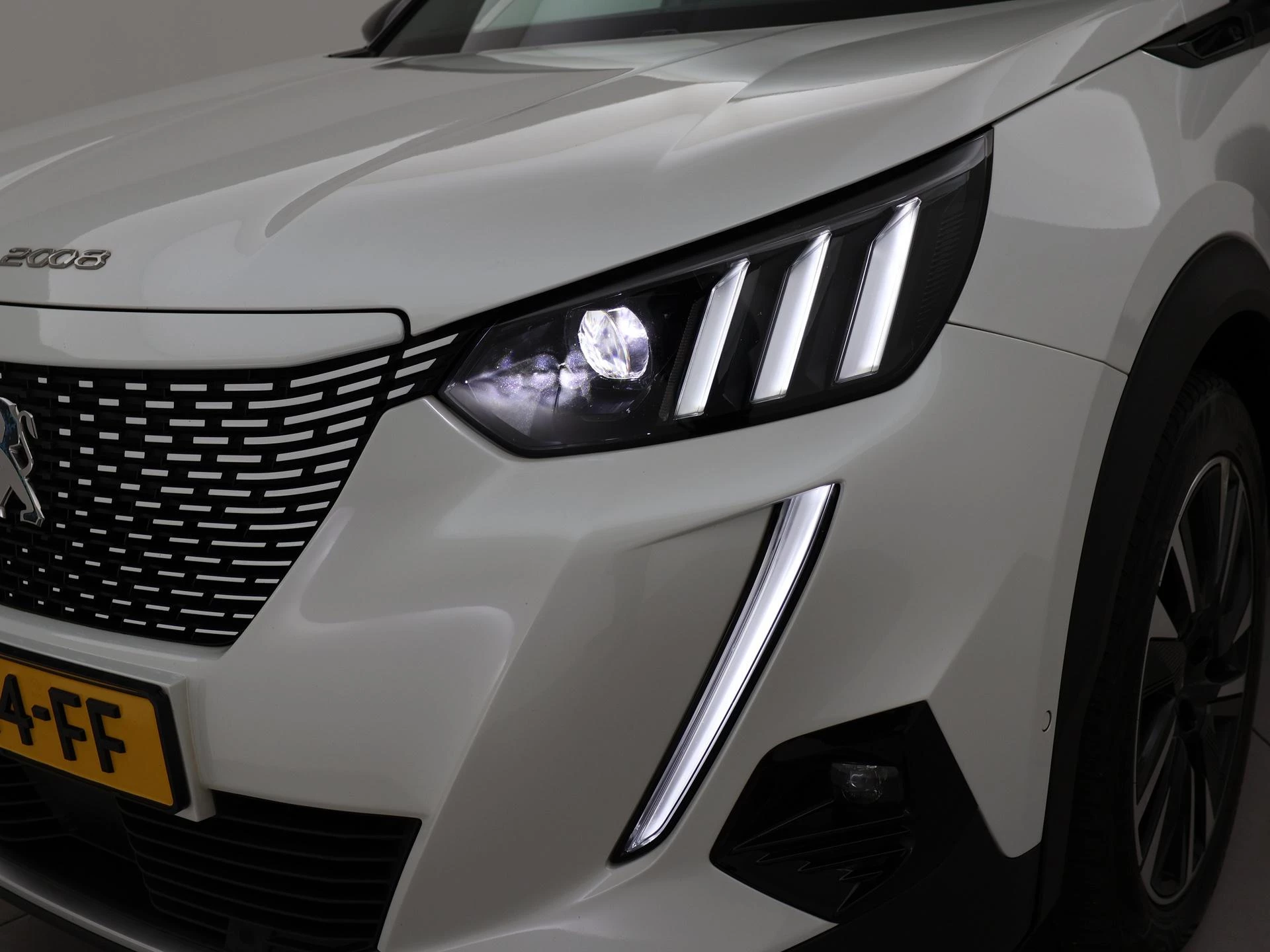 Hoofdafbeelding Peugeot e-2008