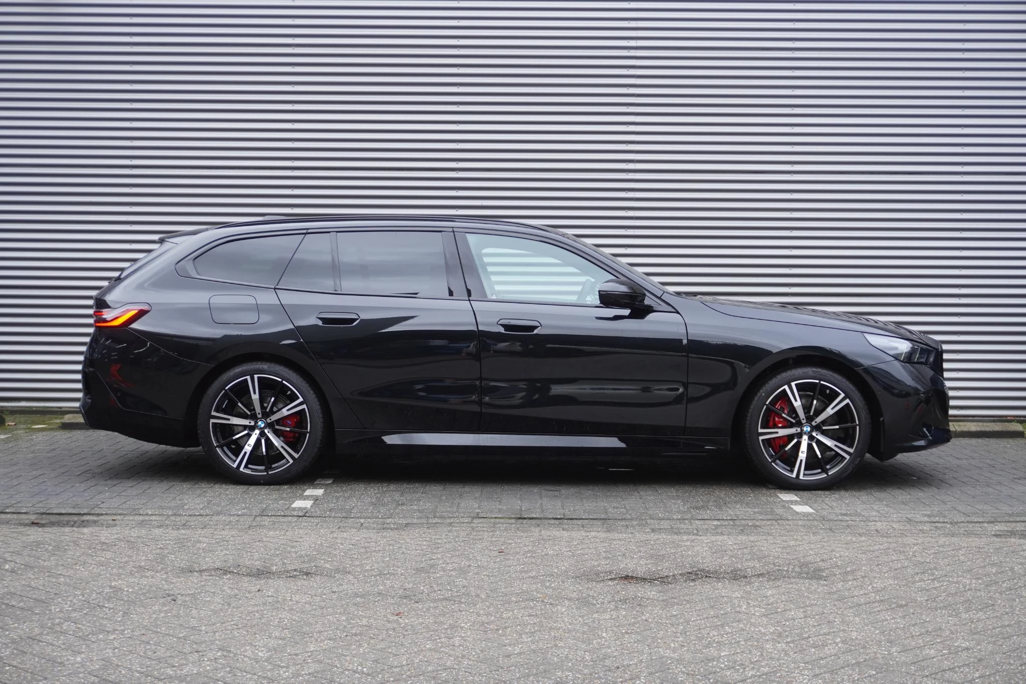 Hoofdafbeelding BMW i5