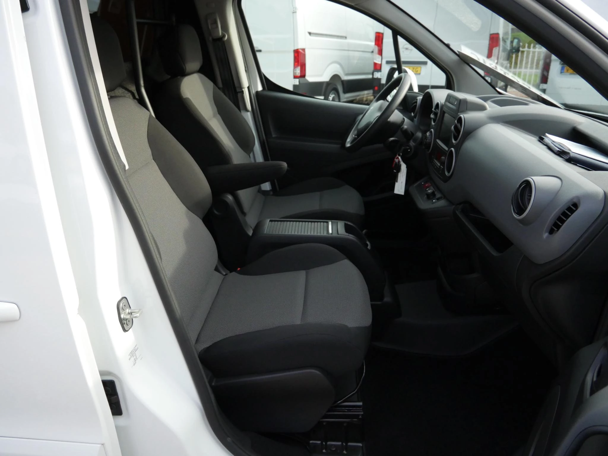 Hoofdafbeelding Peugeot Partner