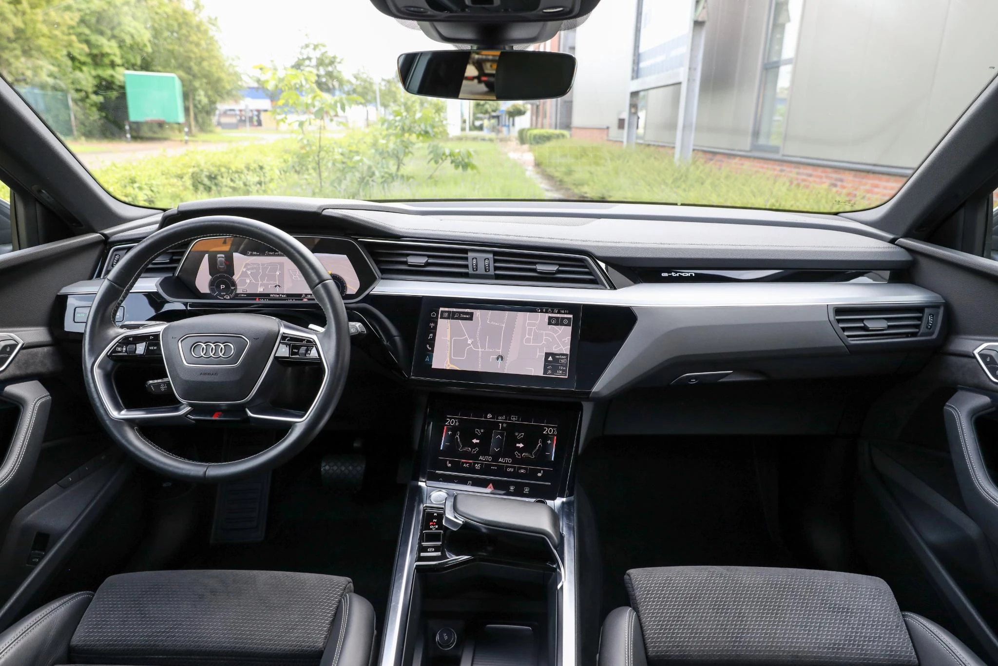 Hoofdafbeelding Audi e-tron