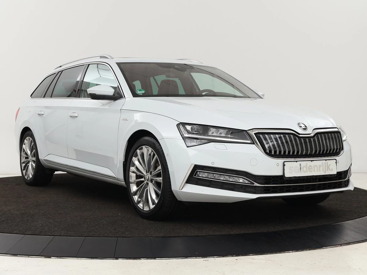 Hoofdafbeelding Škoda Superb