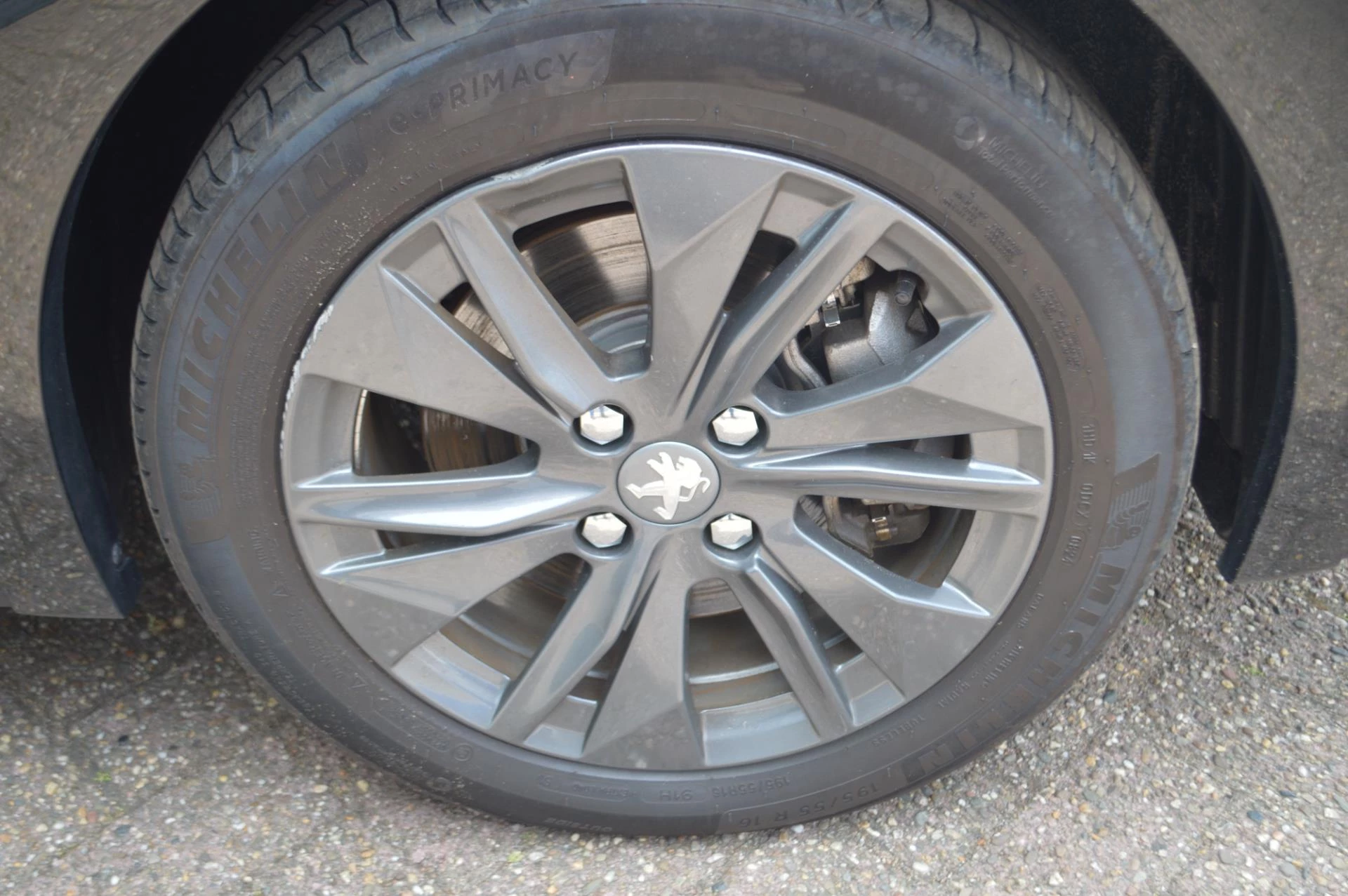 Hoofdafbeelding Peugeot e-208
