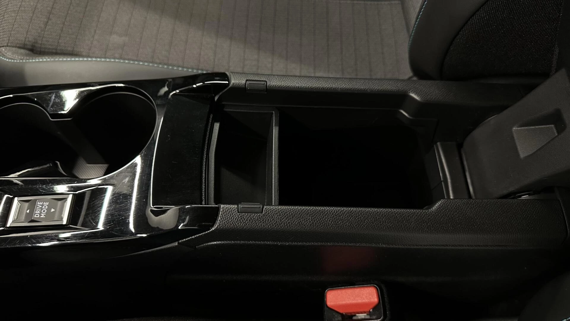 Hoofdafbeelding Peugeot e-2008