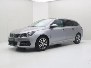 Peugeot 308 Sw 1.2 PureTech 130pk 6-bak Allure [ PANODAK+TREKHAAK+CARPLAY+STOELVERWARMING+CLIMAAT+PDC+NAVIGATIE ]