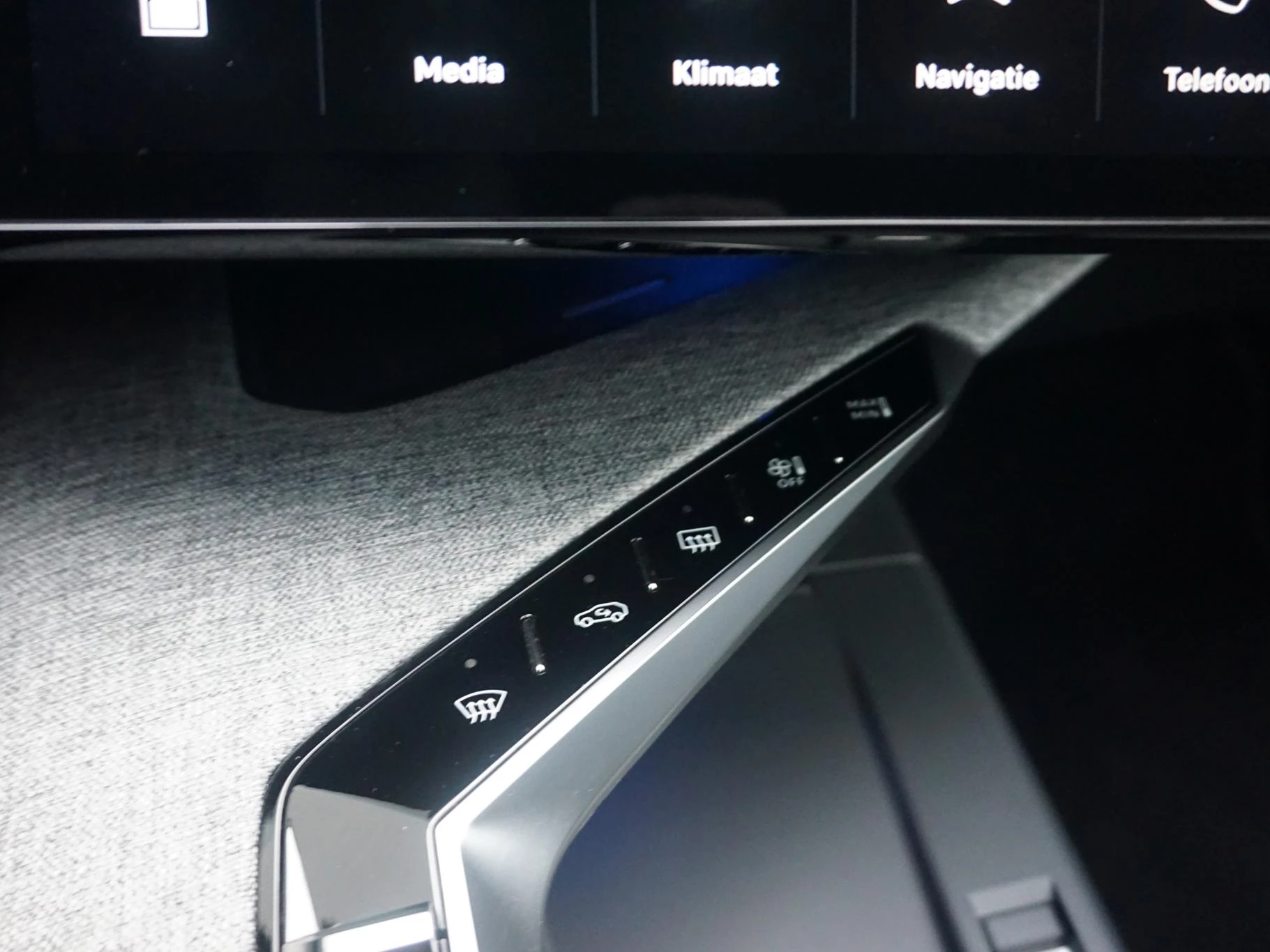 Hoofdafbeelding Peugeot e-3008