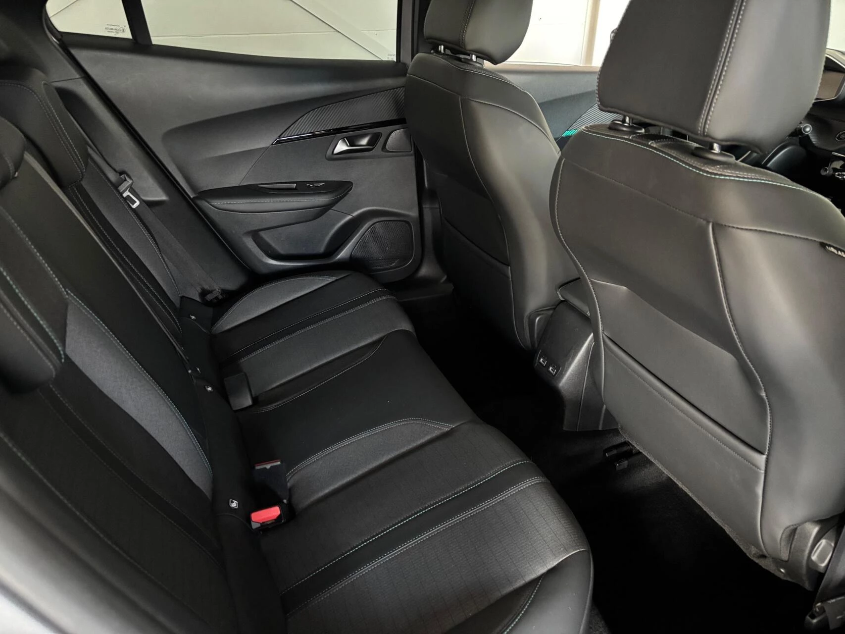 Hoofdafbeelding Peugeot e-2008