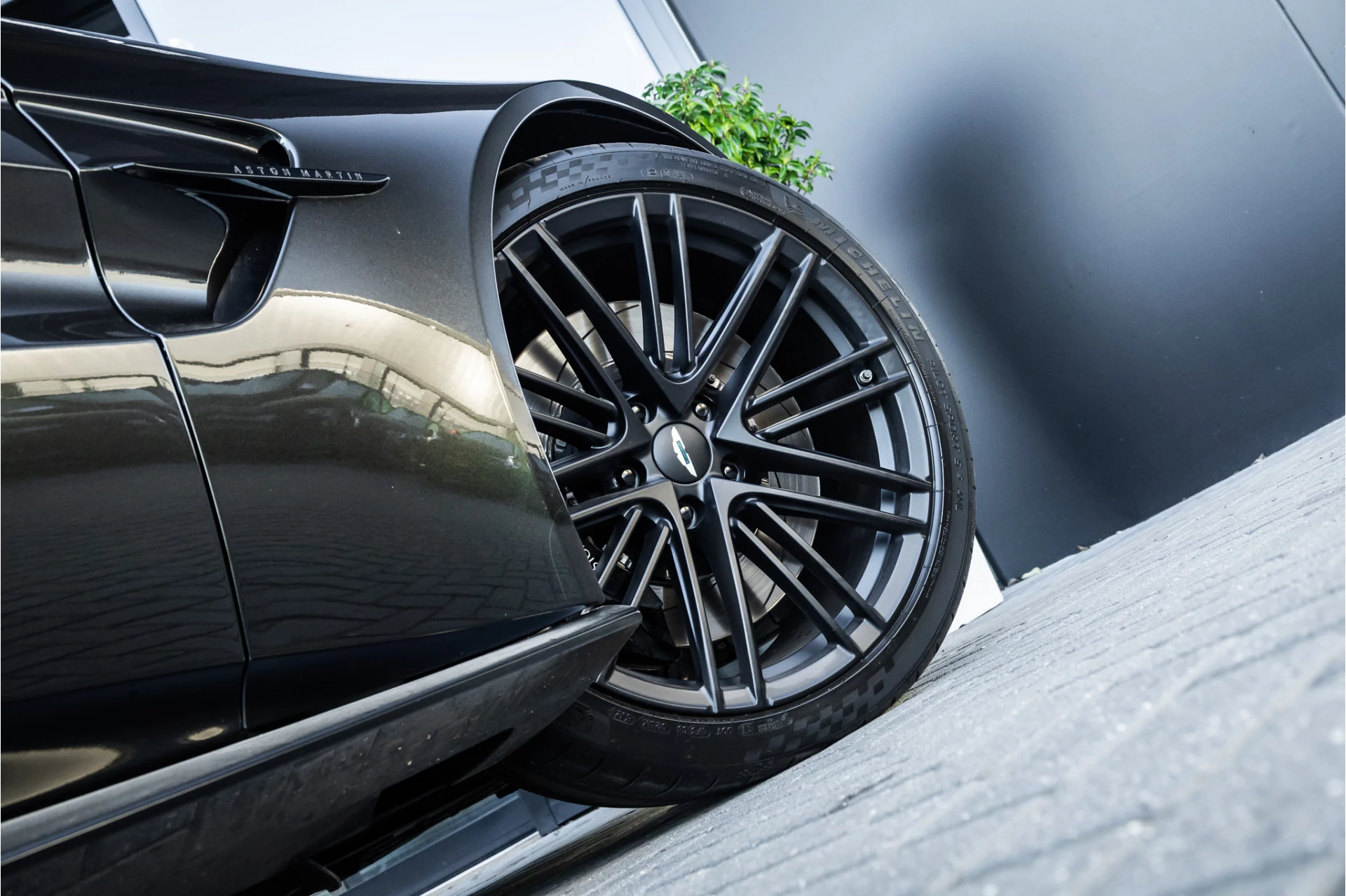 Hoofdafbeelding Aston Martin V8 Vantage