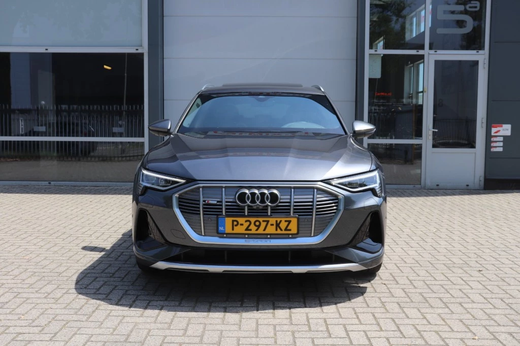 Hoofdafbeelding Audi e-tron