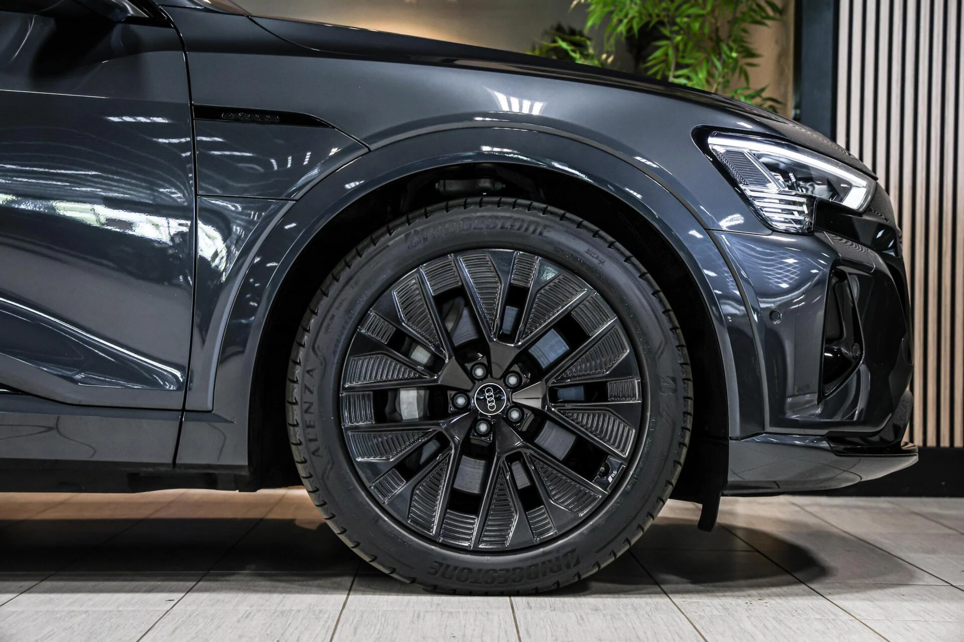 Hoofdafbeelding Audi Q8 e-tron