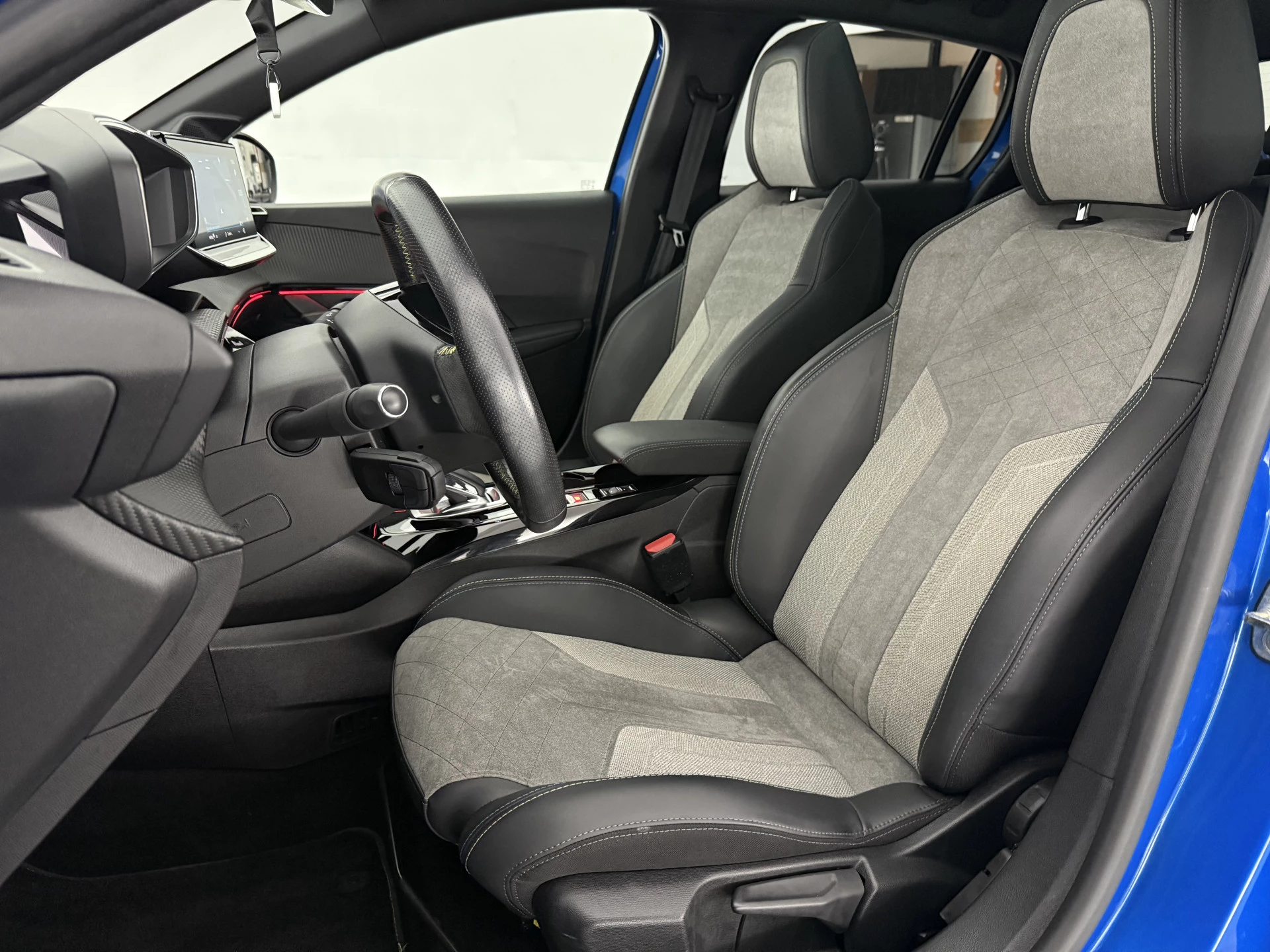 Hoofdafbeelding Peugeot e-208