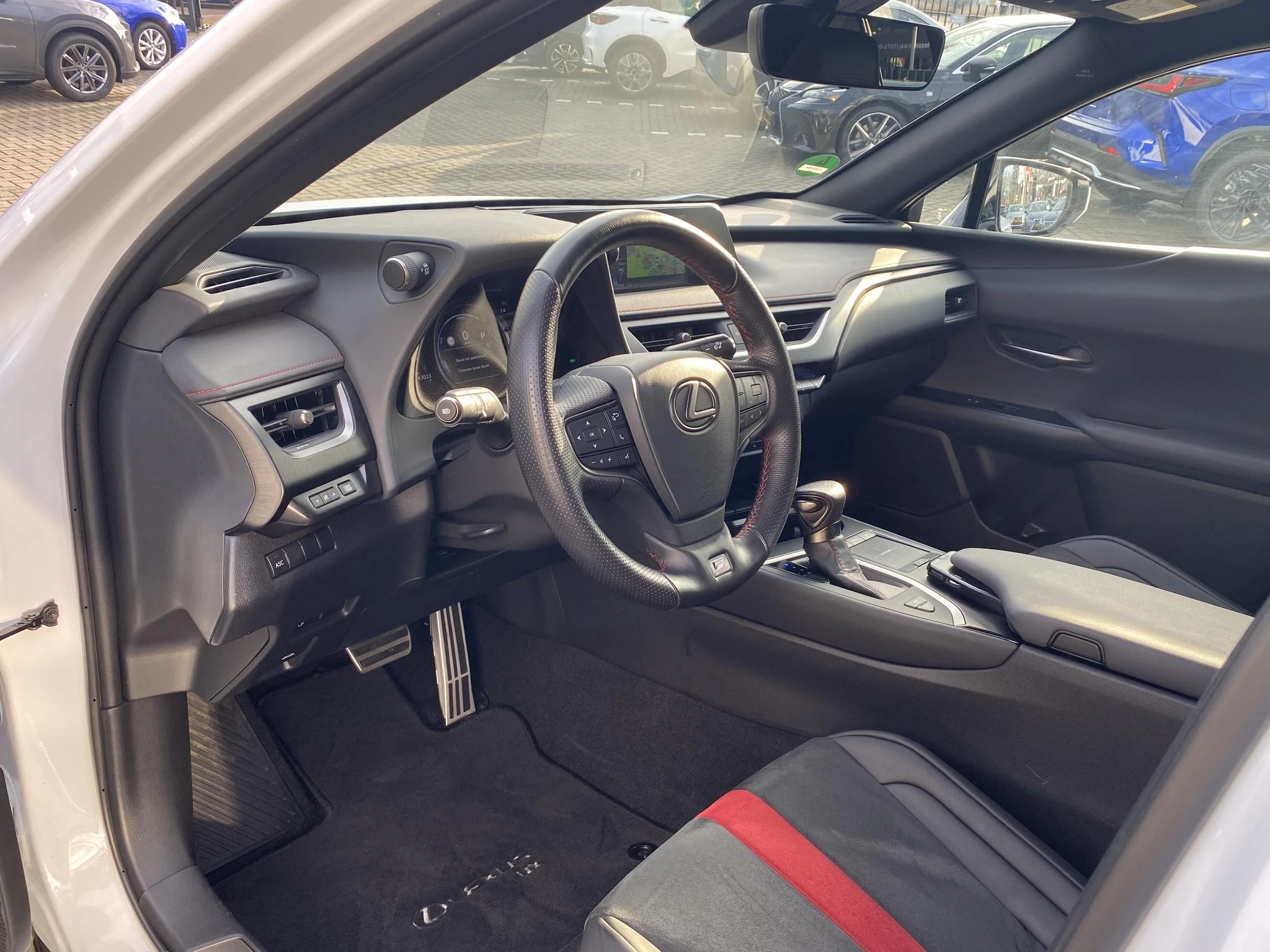 Hoofdafbeelding Lexus UX