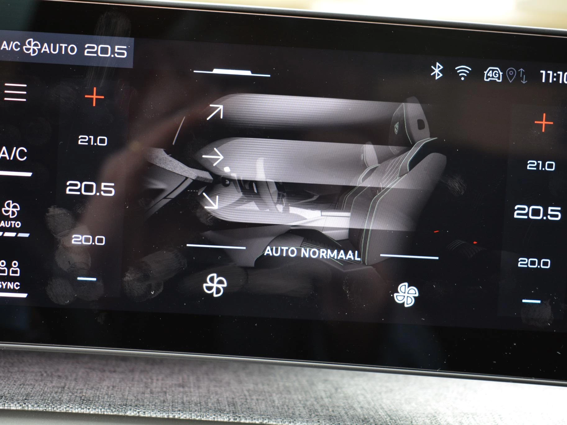 Hoofdafbeelding Peugeot e-3008