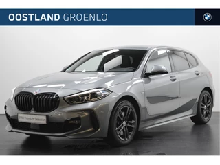 BMW 1 Serie 120i M Sport Automaat / Sportstoelen / Achteruitrijcamera / LED / Live Cockpit Professional / Parking Assistant / M Sportonderstel