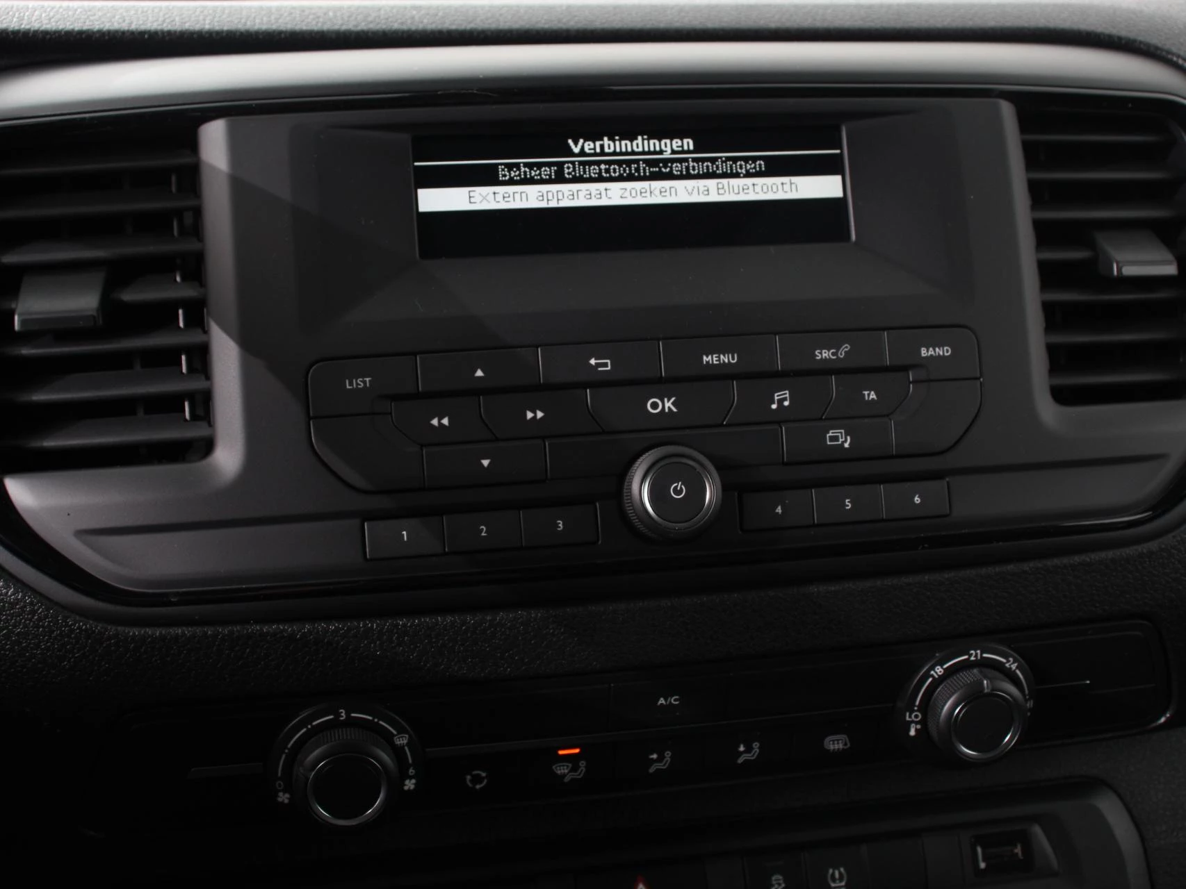 Hoofdafbeelding Peugeot e-Expert