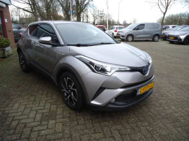 Hoofdafbeelding Toyota C-HR