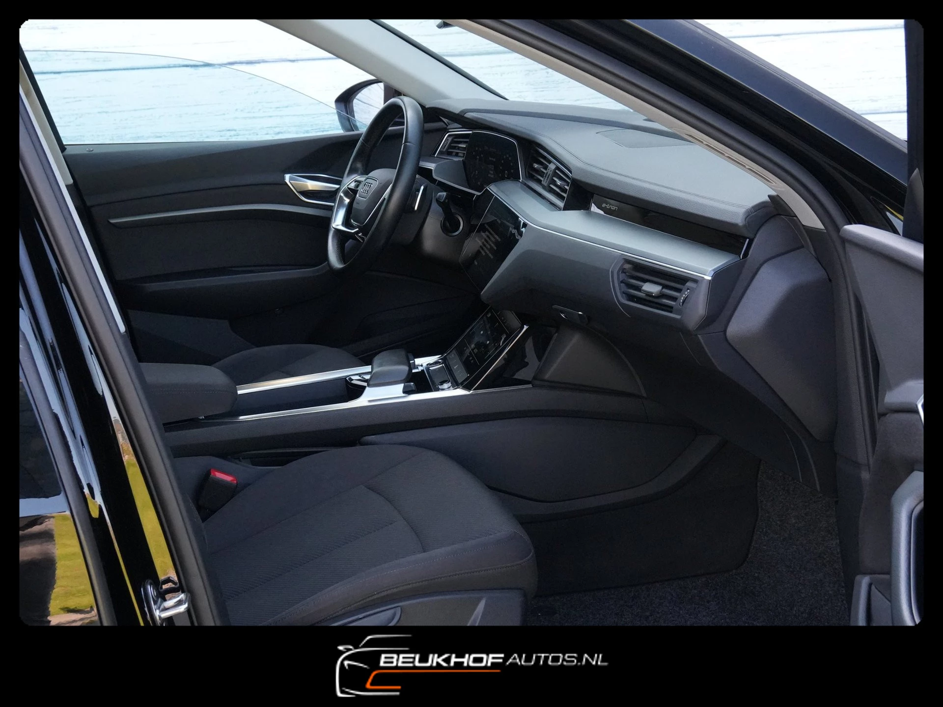 Hoofdafbeelding Audi e-tron